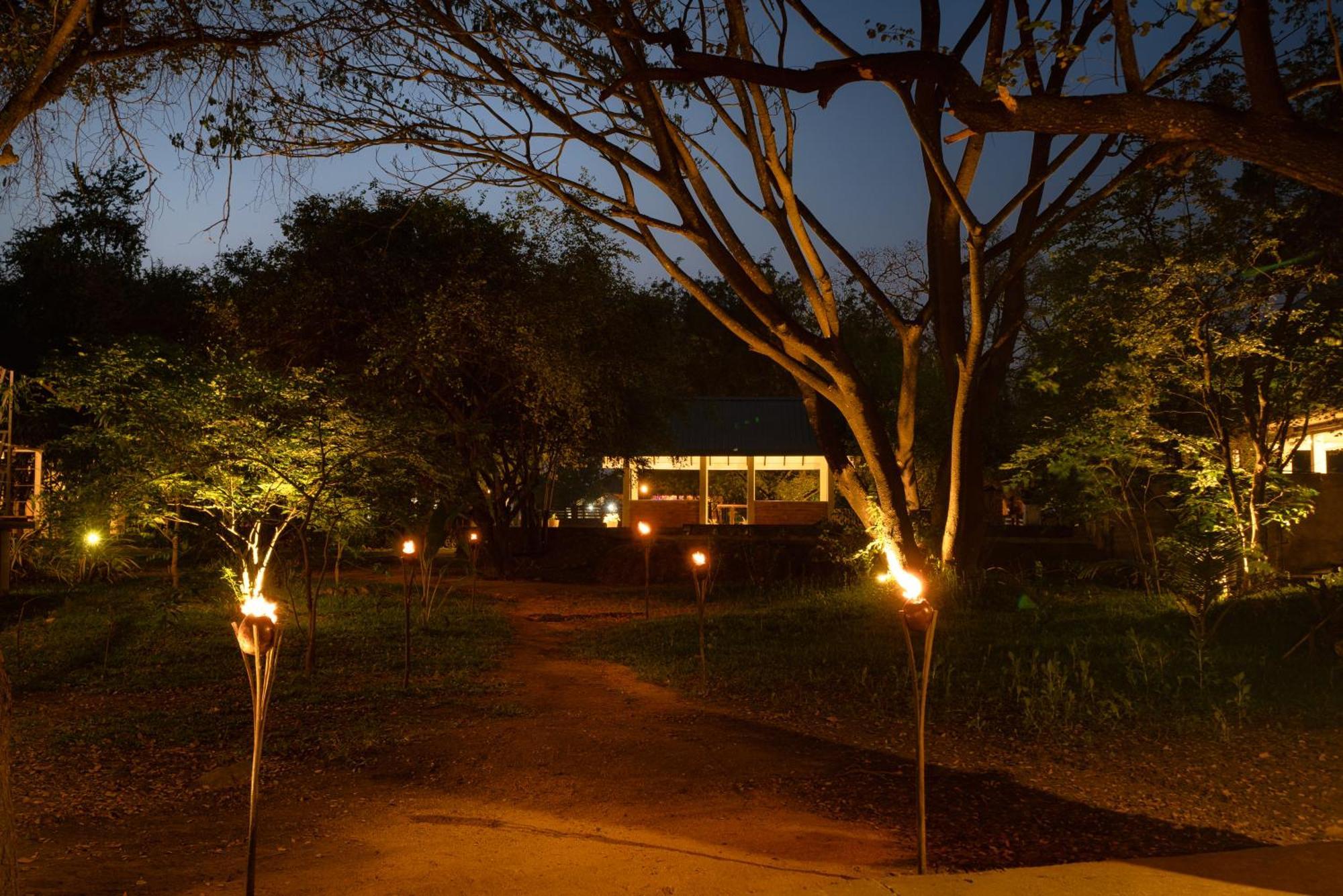 Lario Resort Sigiriya Exterior photo
