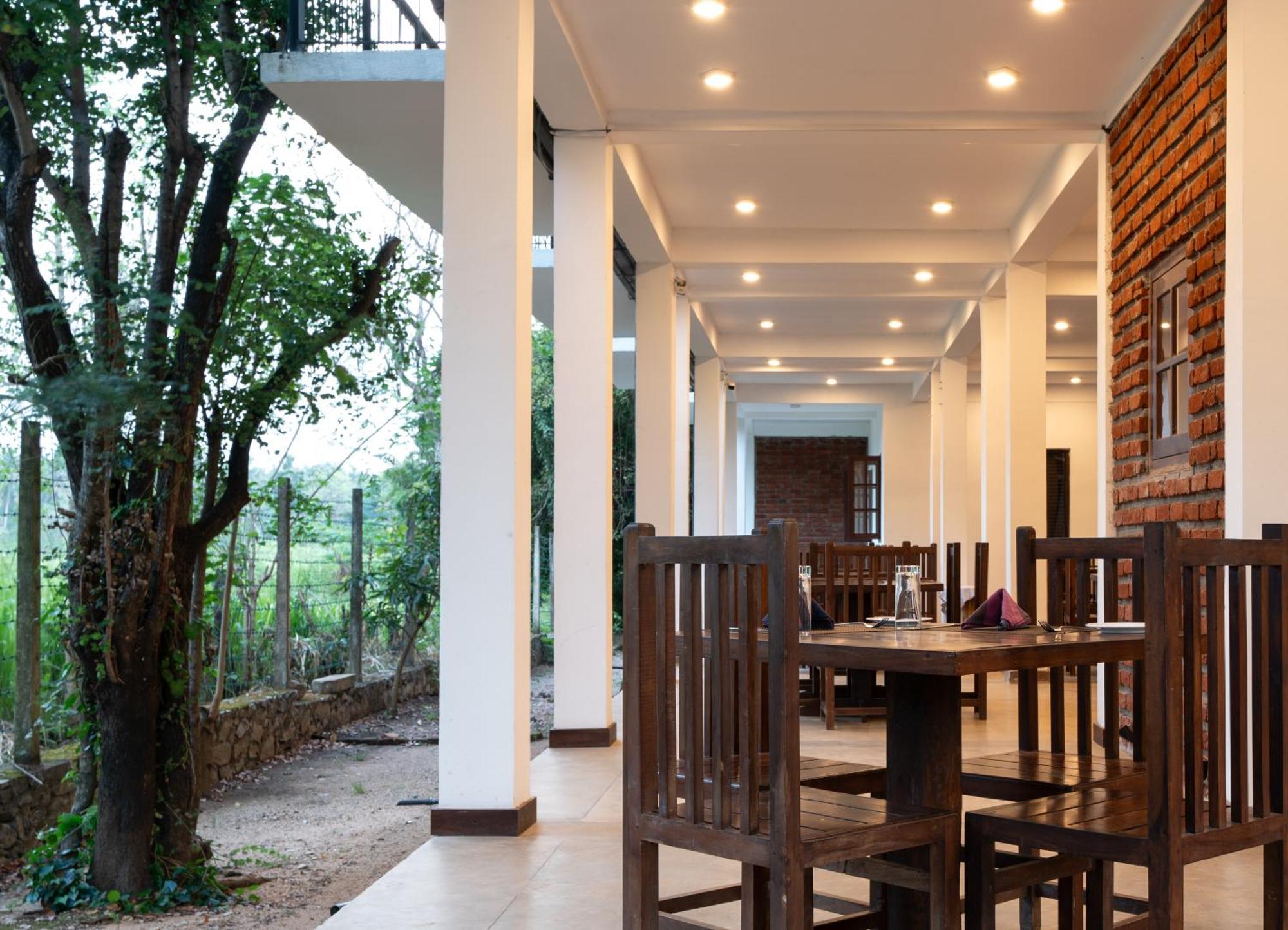 Lario Resort Sigiriya Exterior photo